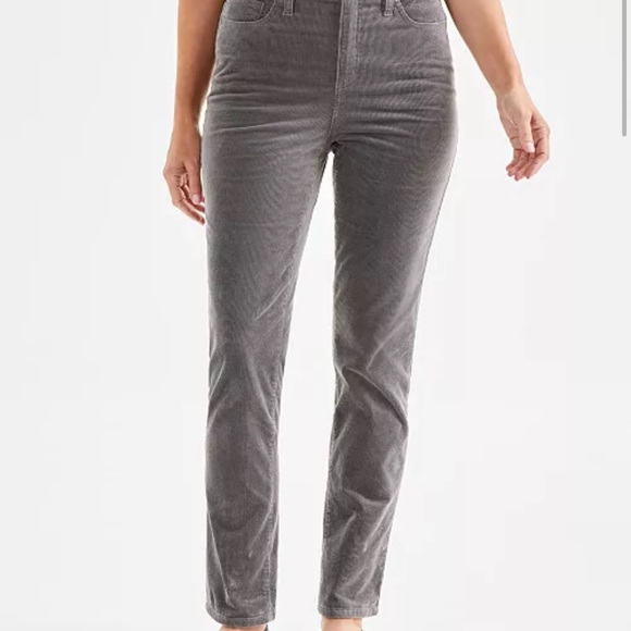 ๐ 3xโs Host Pick ๐ Petite Straight-Leg Corduroy Jeans - Picture 3 of 8